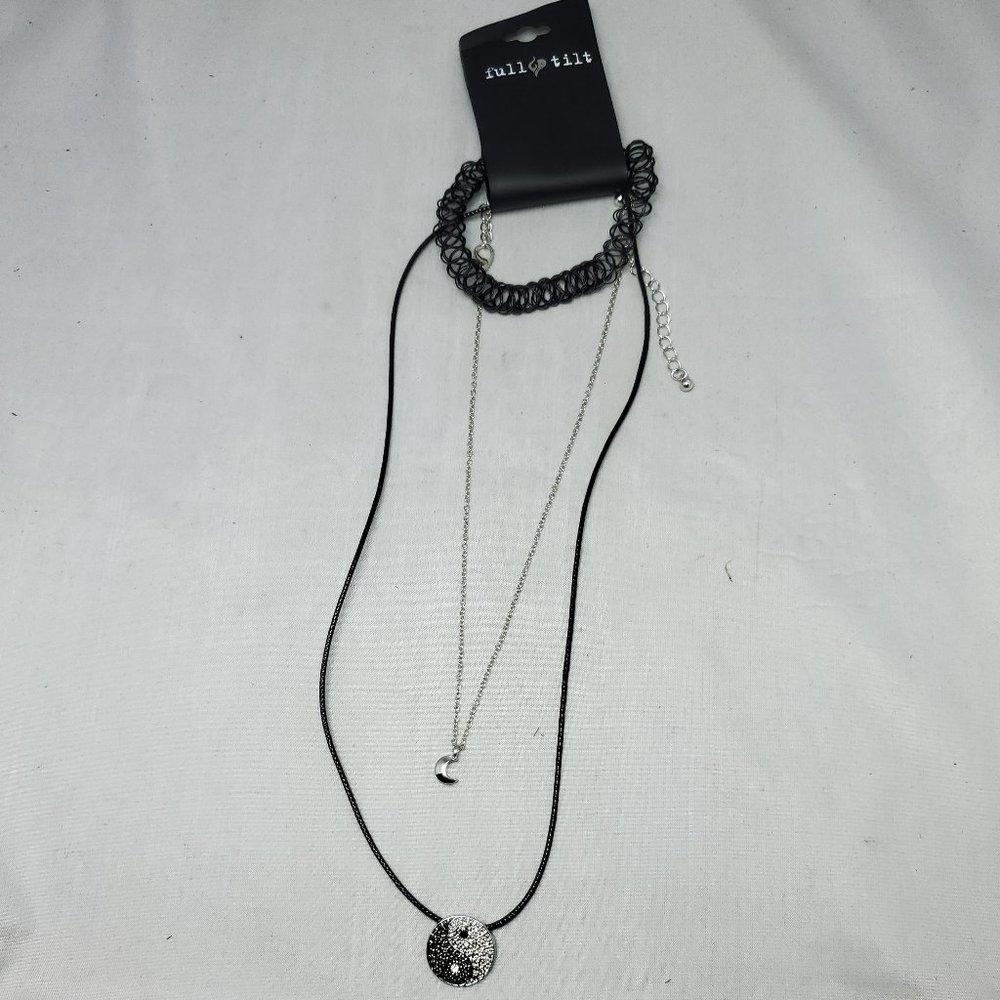 2/$15 Full Tilt best friends ying yang pendant 3 pc necklace and bracelet set